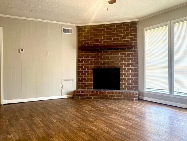 Building Photo - 5207 Breckenwood Dr