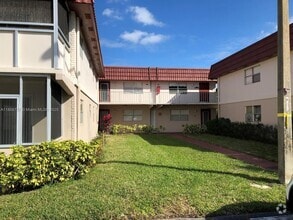Building Photo - 591 Saxony M