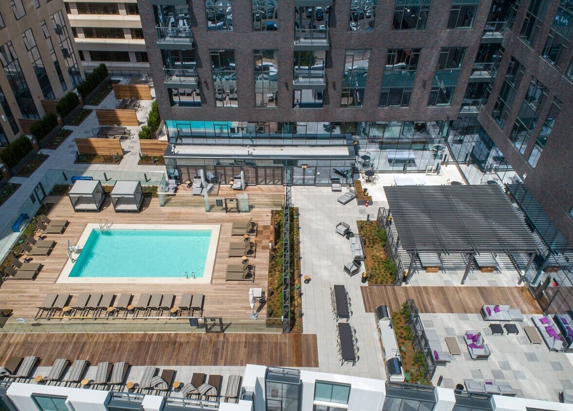 Foto principal - 341 Harrison Ave
