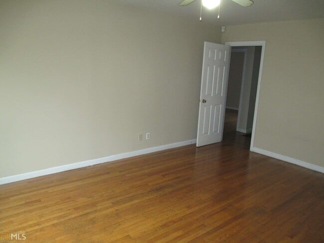 Building Photo - 1434 Adele Ave SW