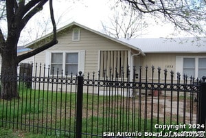 Building Photo - 1823 Clower