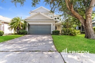 Building Photo - 8332 Crescent Moon Dr