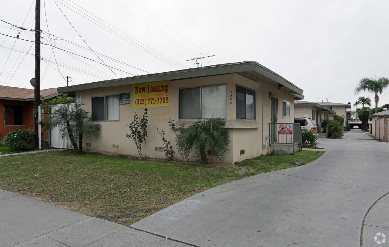Primary Photo - 4300 Clara St