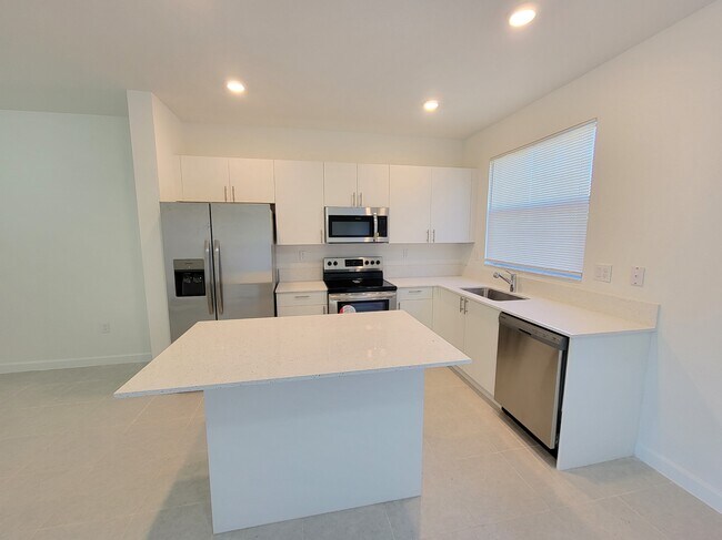 Building Photo - 28637 SW 132nd Ct