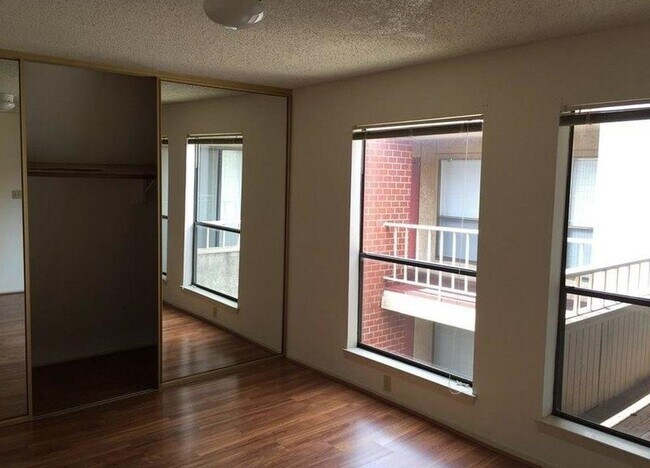 Foto del edificio - 3115 Helms St