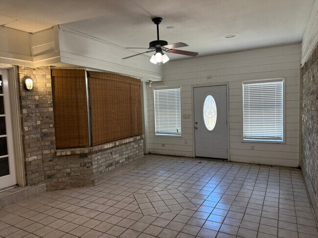 Building Photo - 12539 F Bar Dr