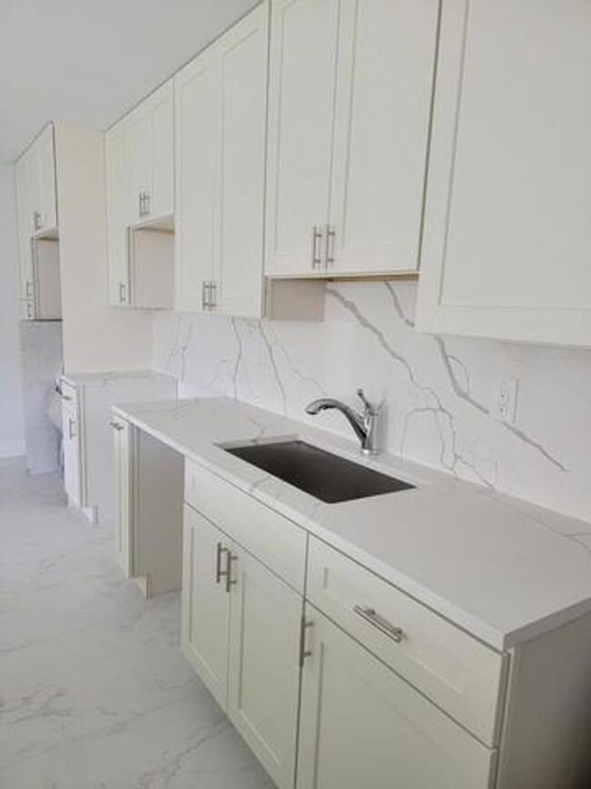 Foto del edificio - 240 SW 7th St