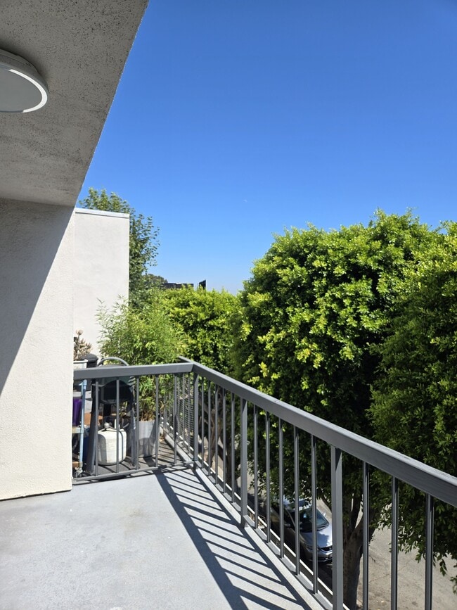 Foto del edificio - 8535 W Knl Dr