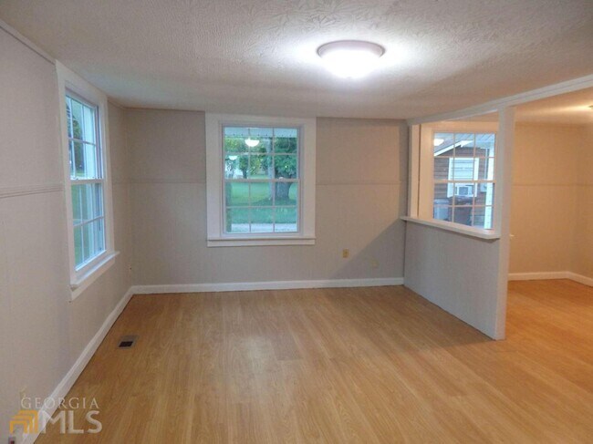 Building Photo - 131 Etowah Dr