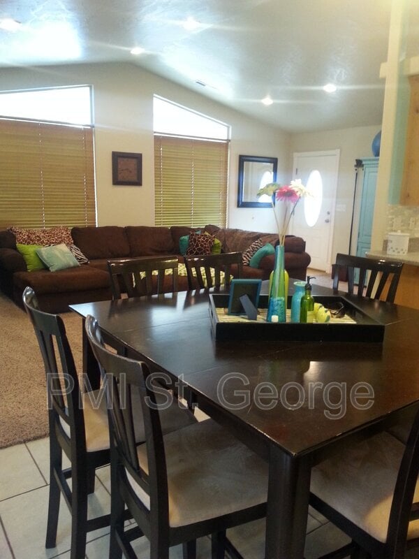 Foto del edificio - 73 Pheasant Dr