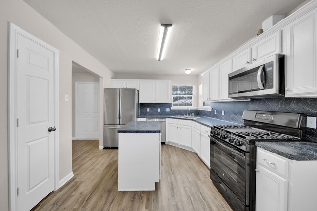 Building Photo - 987 Oak Glen Dr