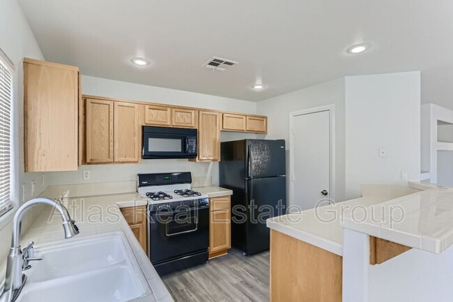 Building Photo - 8108 Peach Flare St