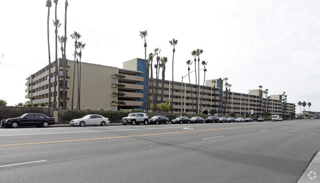 Foto del edificio - Balboa Bay Club & Resort