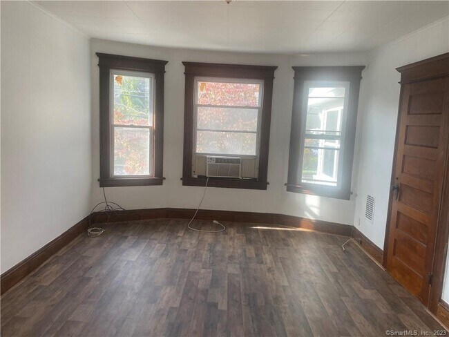 Building Photo - 263 Hawley Ave