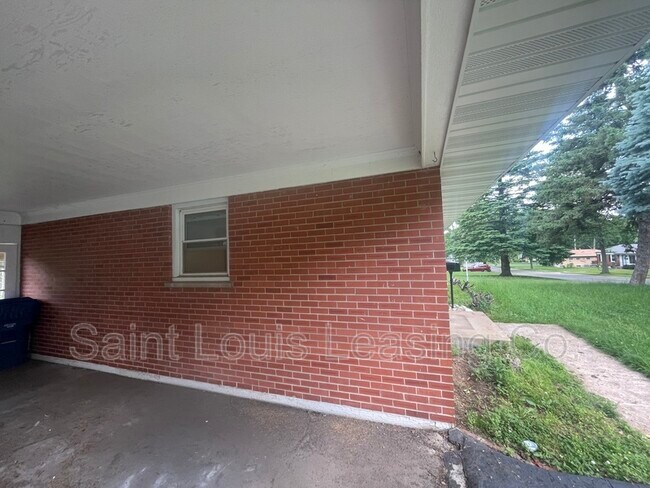 Foto del edificio - 985 St Patrice Ln