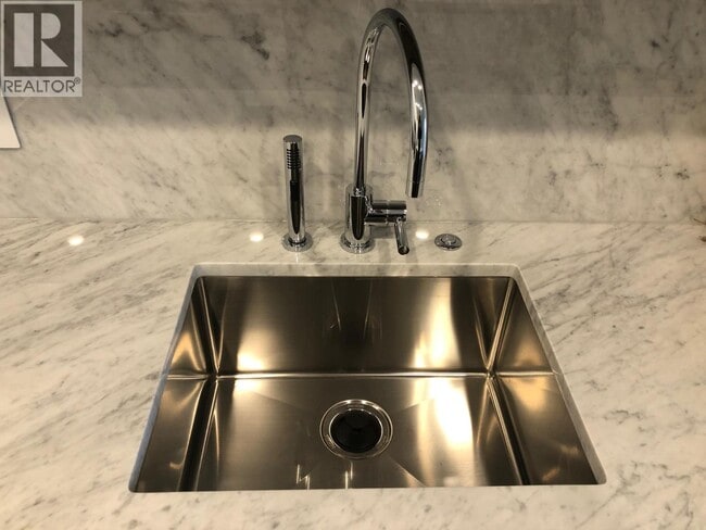 Building Photo - 7418 Paulson St