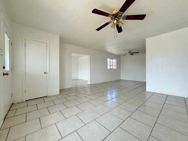 Foto del edificio - Northeast El Paso 3 Bed Refrig A/C