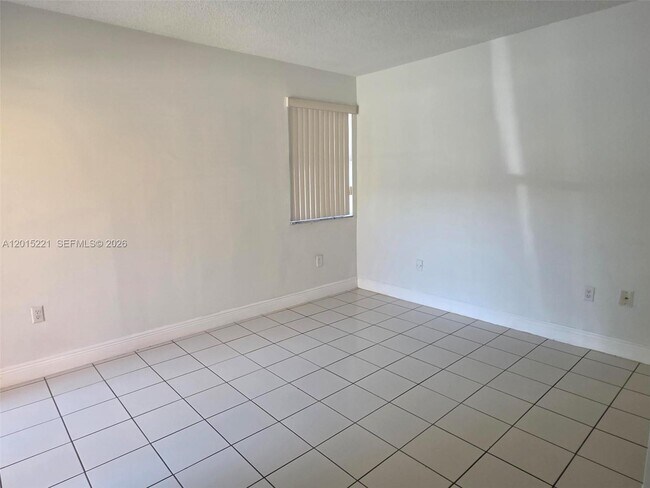 Foto del edificio - 556 NW 114th Ave