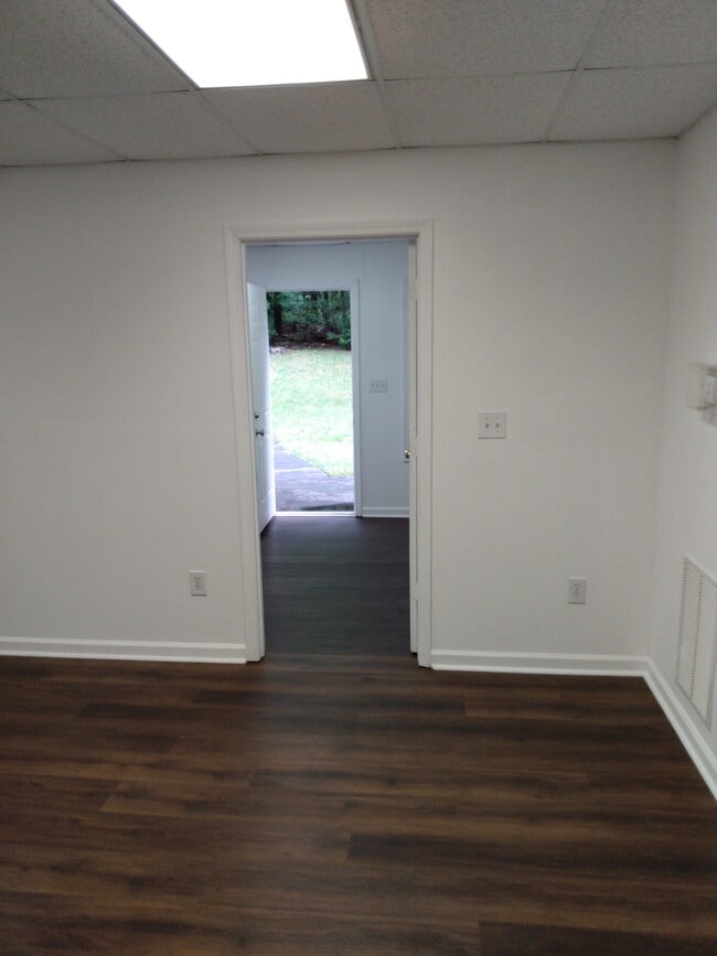 Living Room, Looking thru kitchen - 1346 Center Point Rd