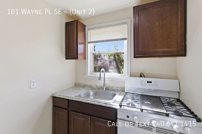 Building Photo - 101 Wayne Pl SE