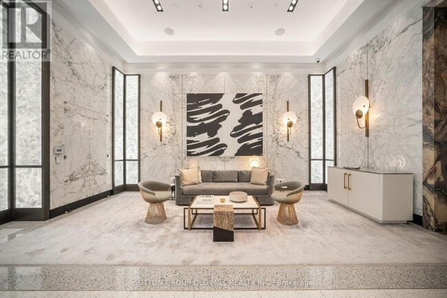 Building Photo - 455 Wellington St W