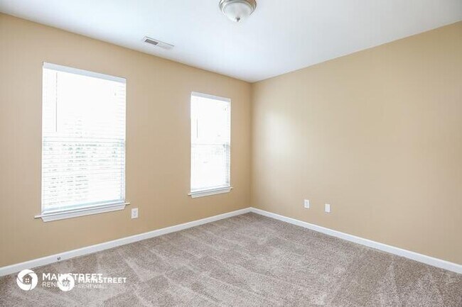 Building Photo - 711 Walnut Crossing Dr, Whitsett, NC 27377