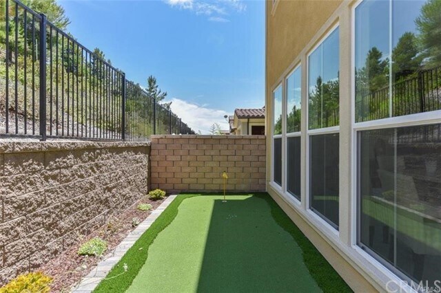 Building Photo - 315 Pinnacle Dr