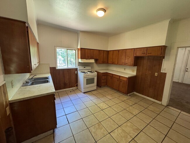 Foto del edificio - Remodeled 2 Bed With Central Air