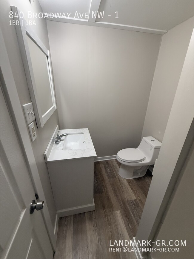 Foto del edificio - Updated 1 Bed, 1 Bath – Move-In Ready!