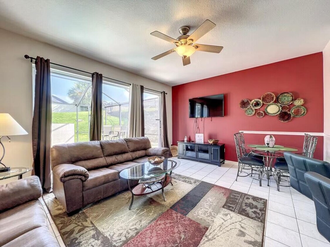 Foto principal - 2421 Silver Palm Dr