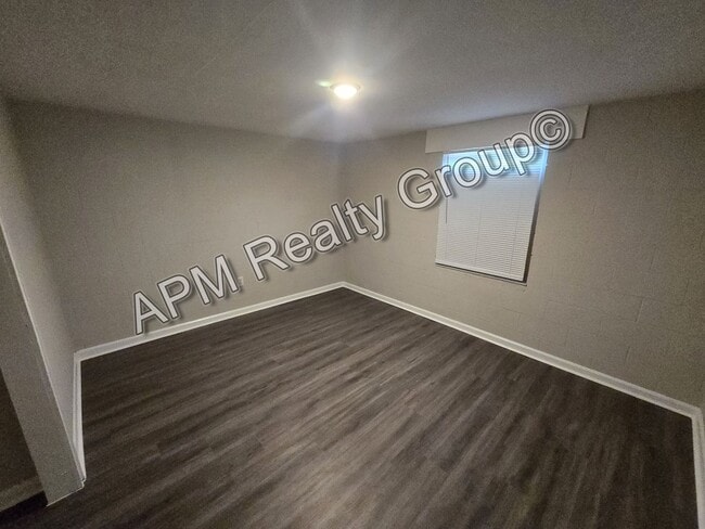 Building Photo - Renovated apartment in downtown Columbia -...