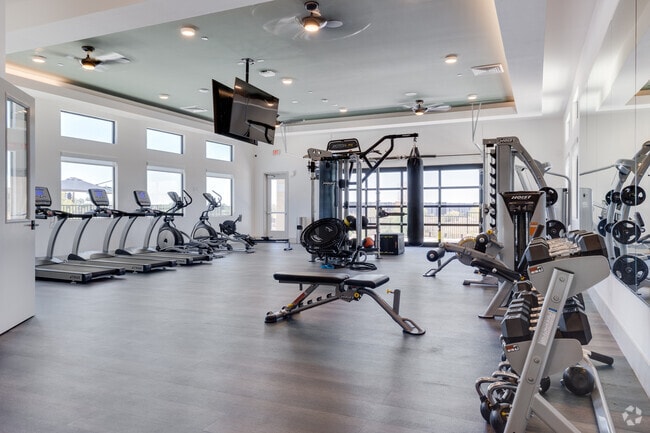 Fitness Center - Longbow