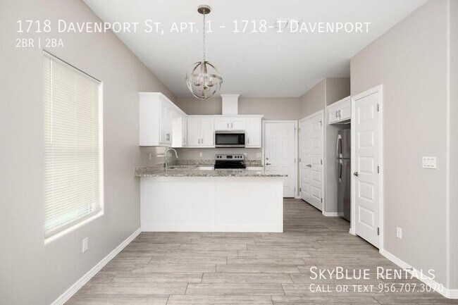 Foto del edificio - 1718 Davenport St