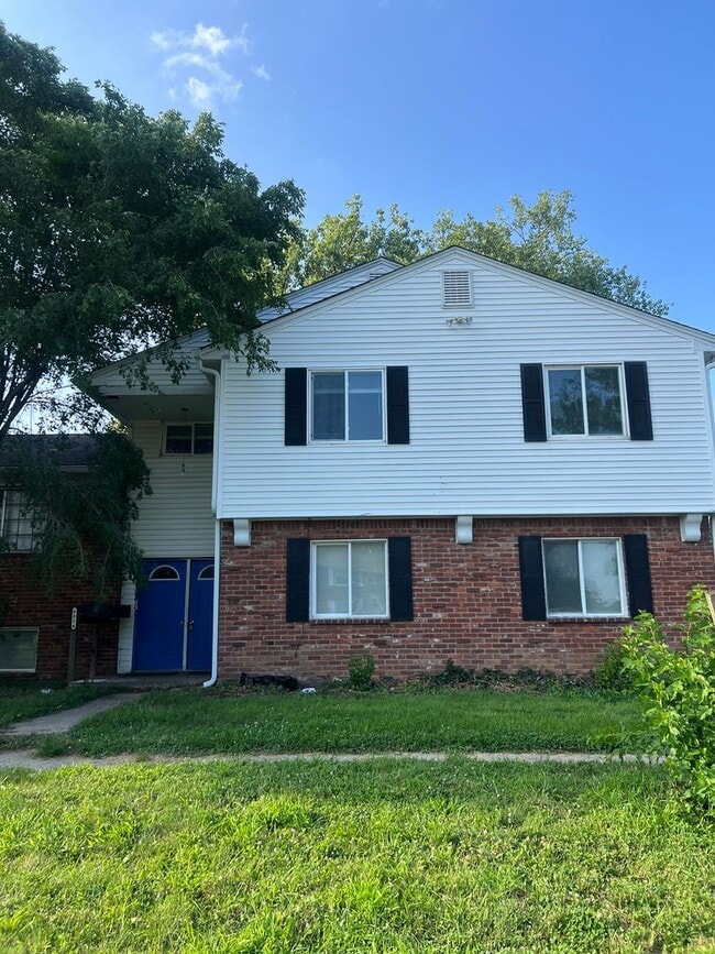 Building Photo - 6028 Laurel Hall Dr