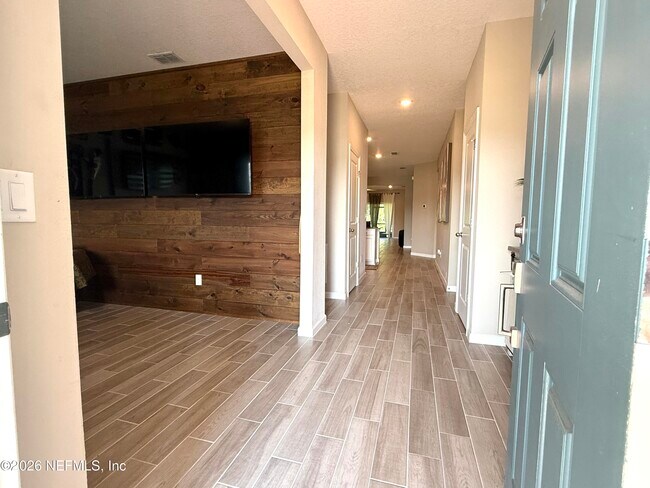 Foto del edificio - 1676 Enclave Rd
