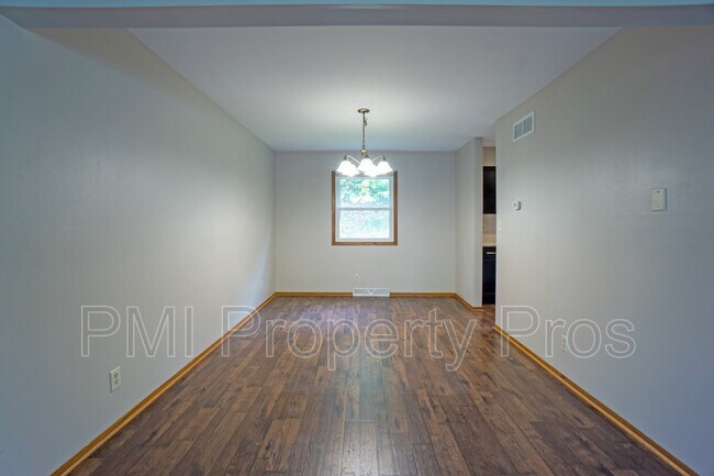 Building Photo - 21335 Mary Lynn Dr