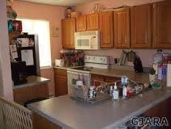 Building Photo - 255 Beacon Ct