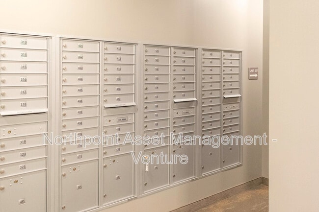 Foto del edificio - 333 W Depot Ave