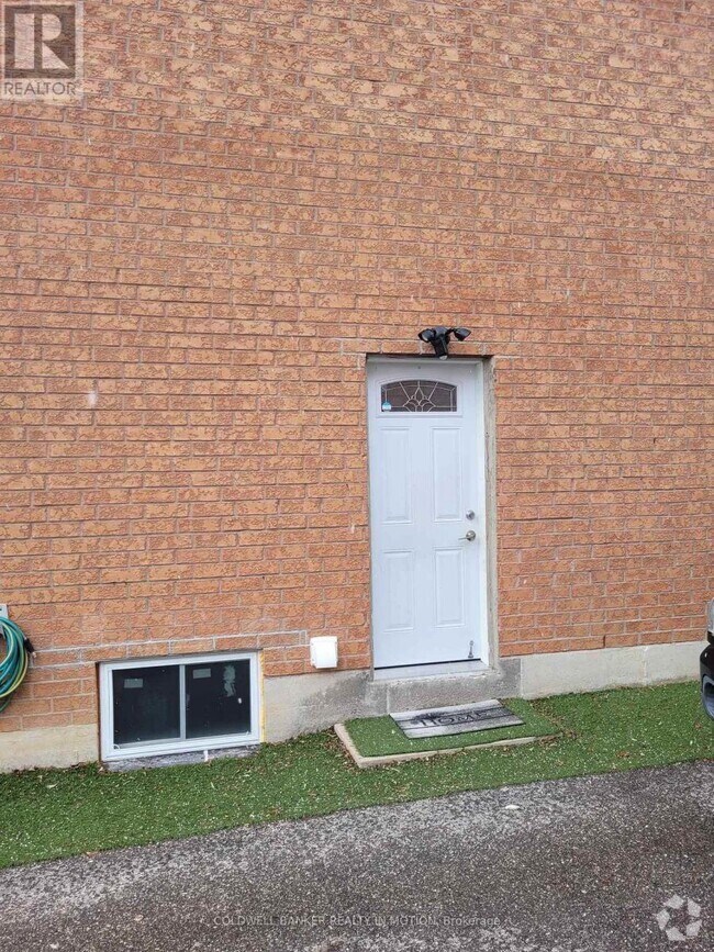 Meadowvale Apartments under C1,200 Mississauga, ON 1 Rentals