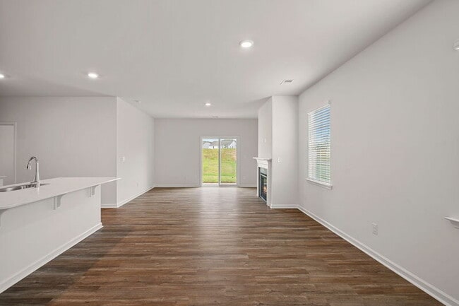 Foto del edificio - 171 Old Home Rd