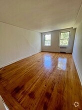 Building Photo - 1 Larchmont Acres
