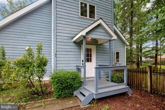 Building Photo - 920 Old Annapolis Neck Rd