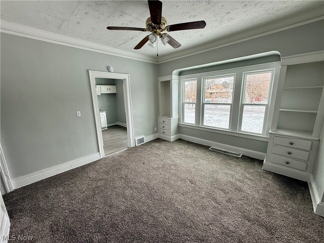 Foto del edificio - 9215 Yale Ave