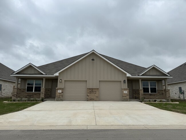 Building Photo - 3019 Wasilla Dr