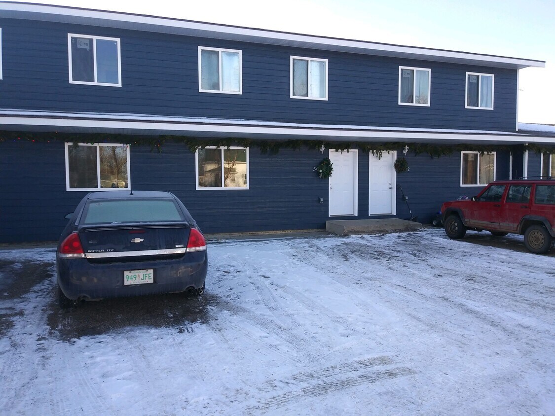 104 4th Ave NW, Crosby, ND 58730 Apartments in Crosby, ND