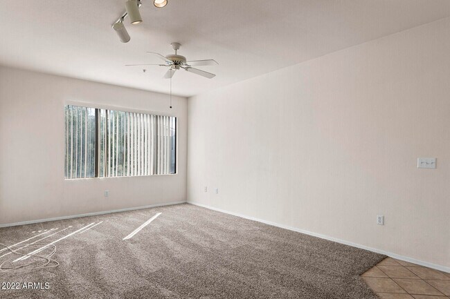 Foto del edificio - 18416 N Cave Creek Rd