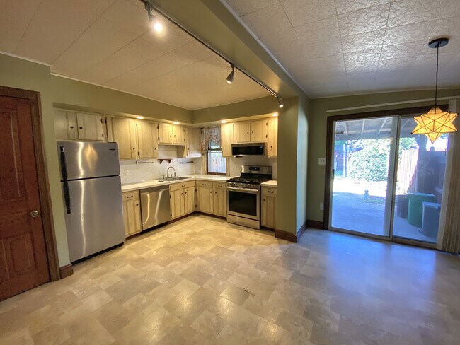 Foto del edificio - 815 W Gordon St