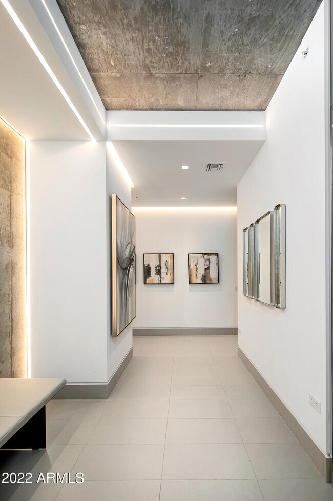 Foto del edificio - 7120 E Kierland Blvd