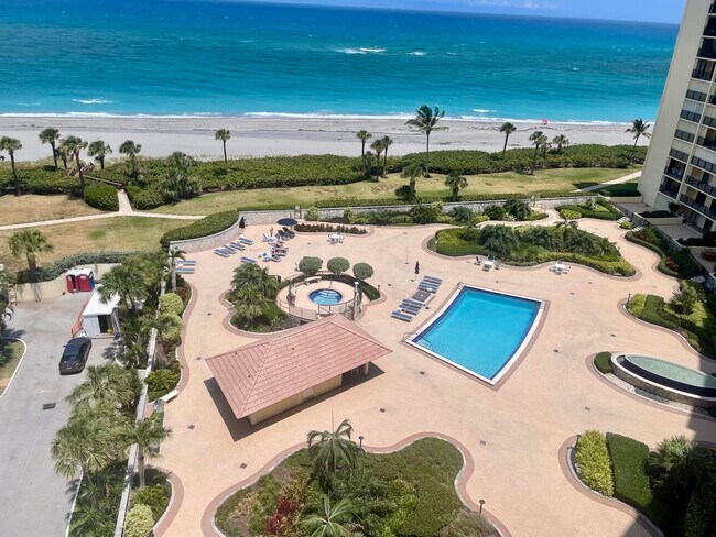 Building Photo - 300 Ocean Trail Way