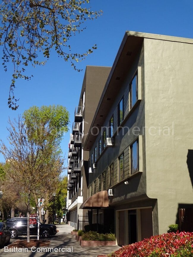 Building Photo - 1625 H St